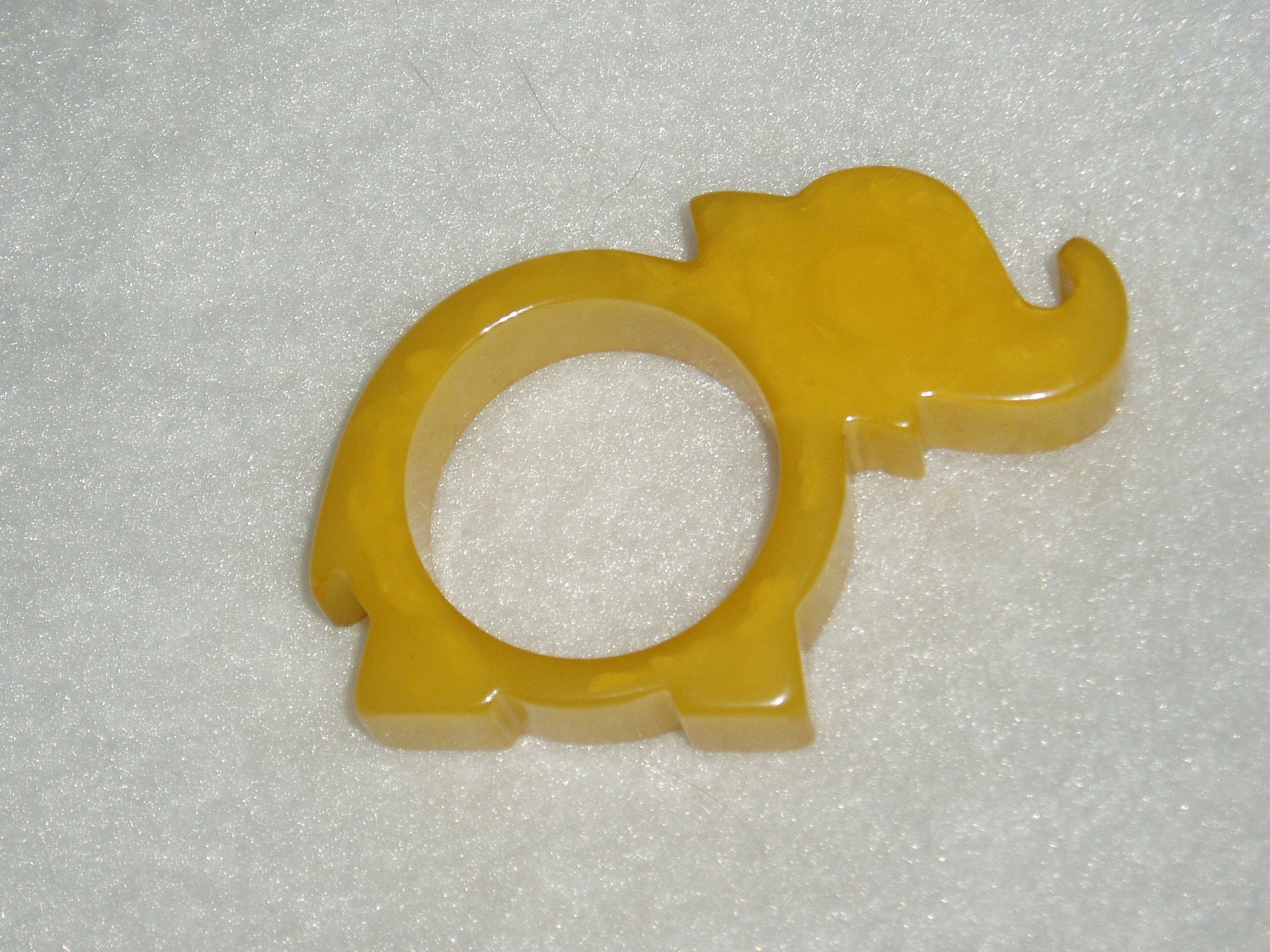 Vintage Bakelite Napkin Ring Elephant by dayspringcollectible