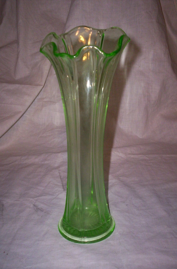 vintage green vaseline glass stretch vase by robinsvintage on Etsy