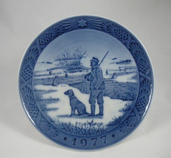 Items similar to Royal Copenhagen Christmas Plate 1977 Vintage Blue on Etsy