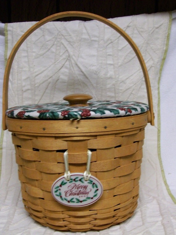 Longaberger Christmas Basket 8 Inch Round Holly and Berries