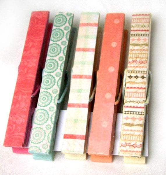 5 decorative clothes pins in Vintage Peach and Mint hand