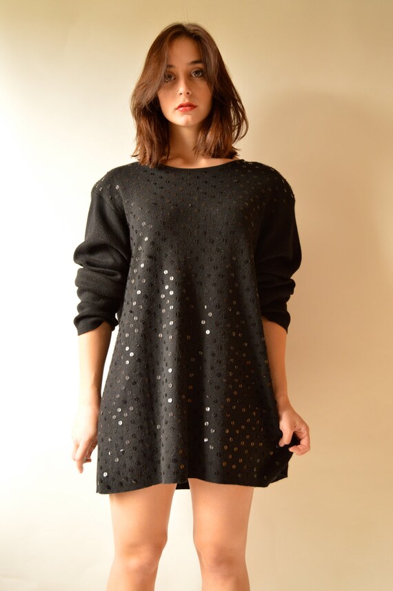 black jumper plain