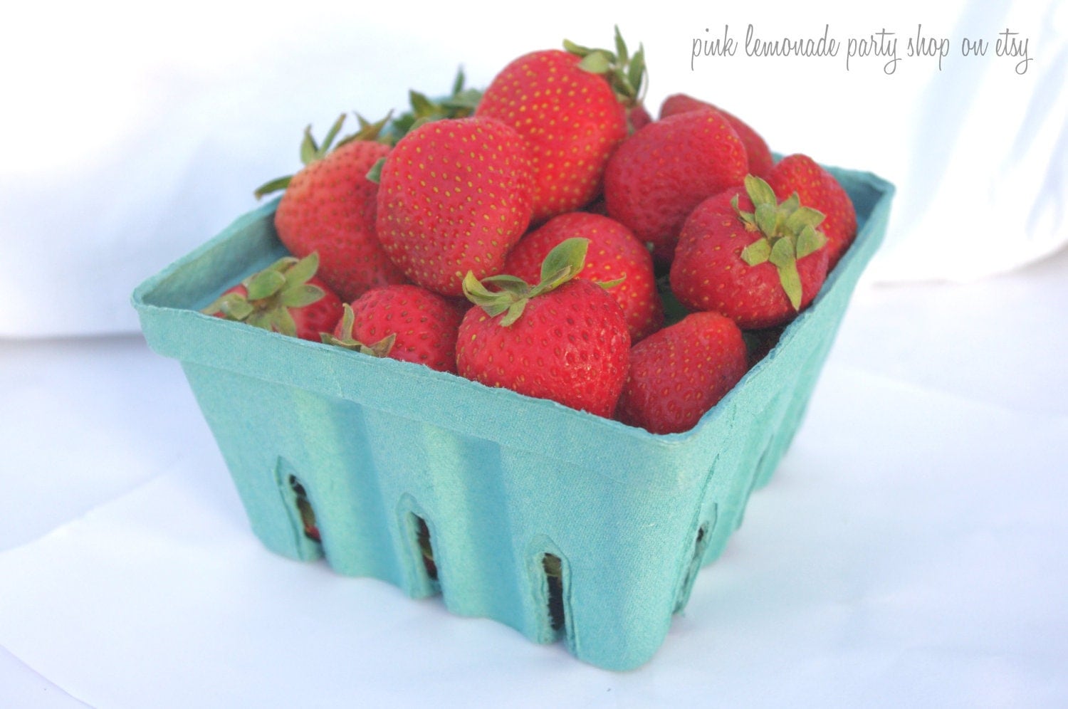 LaRGe FARM FRESH BERRY Baskets6ct Quart by pinklemonadeparty