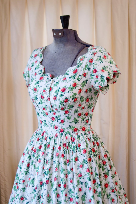 1950's Dress // Sweetest Rose and Rhinestone Scallop Trim