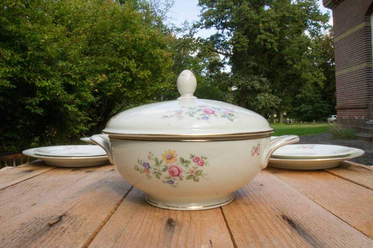 Vintage serving bowl with flowers and gold rims Haute Juice
