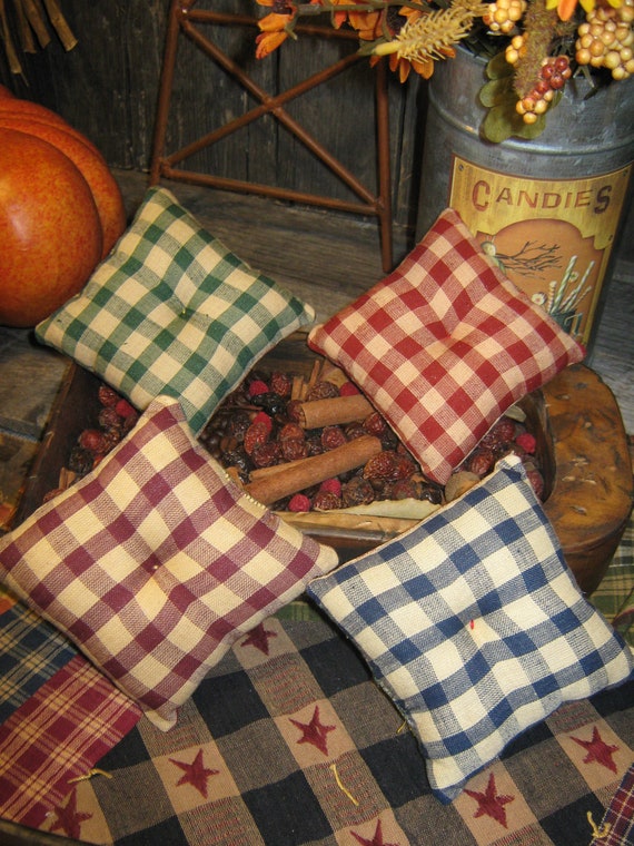 Primitive Set of 4 Ornies Bowl Fillers Tucks HOMESPUN Pillow