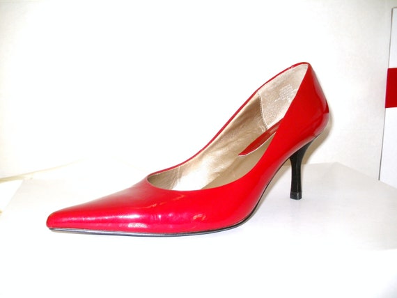 nine west red patent leather pumps