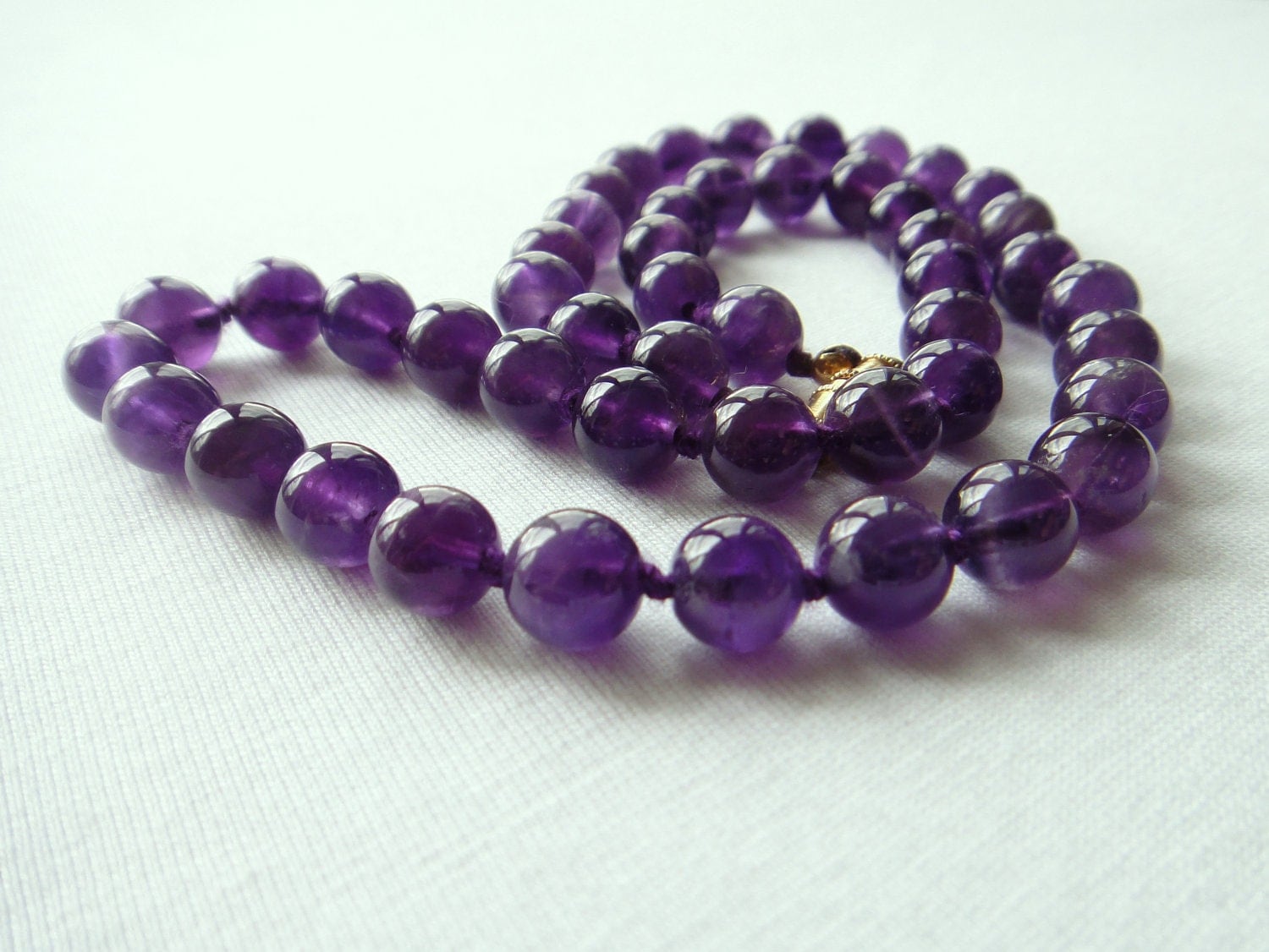 Violet Amethyst Necklace 8mm Round Beads 18 Long 3373