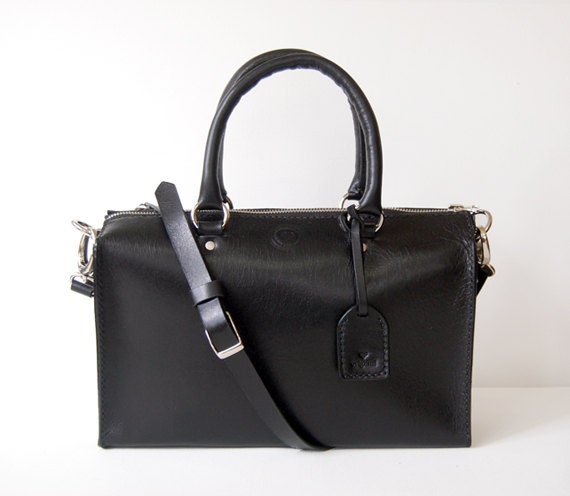 sofia medium shoulder bag black