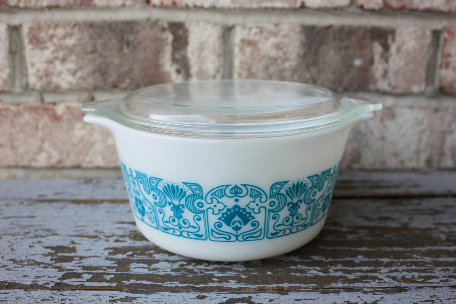 Vintage Horizon Blue PYREX casserole dish with lid 1QT