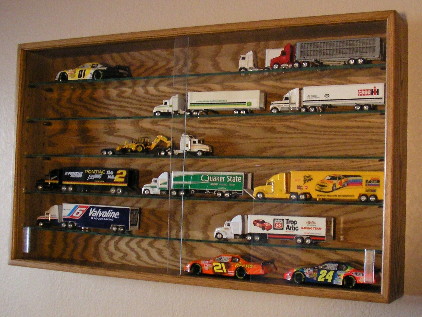 Semi Truck/Race Car Collectors Case