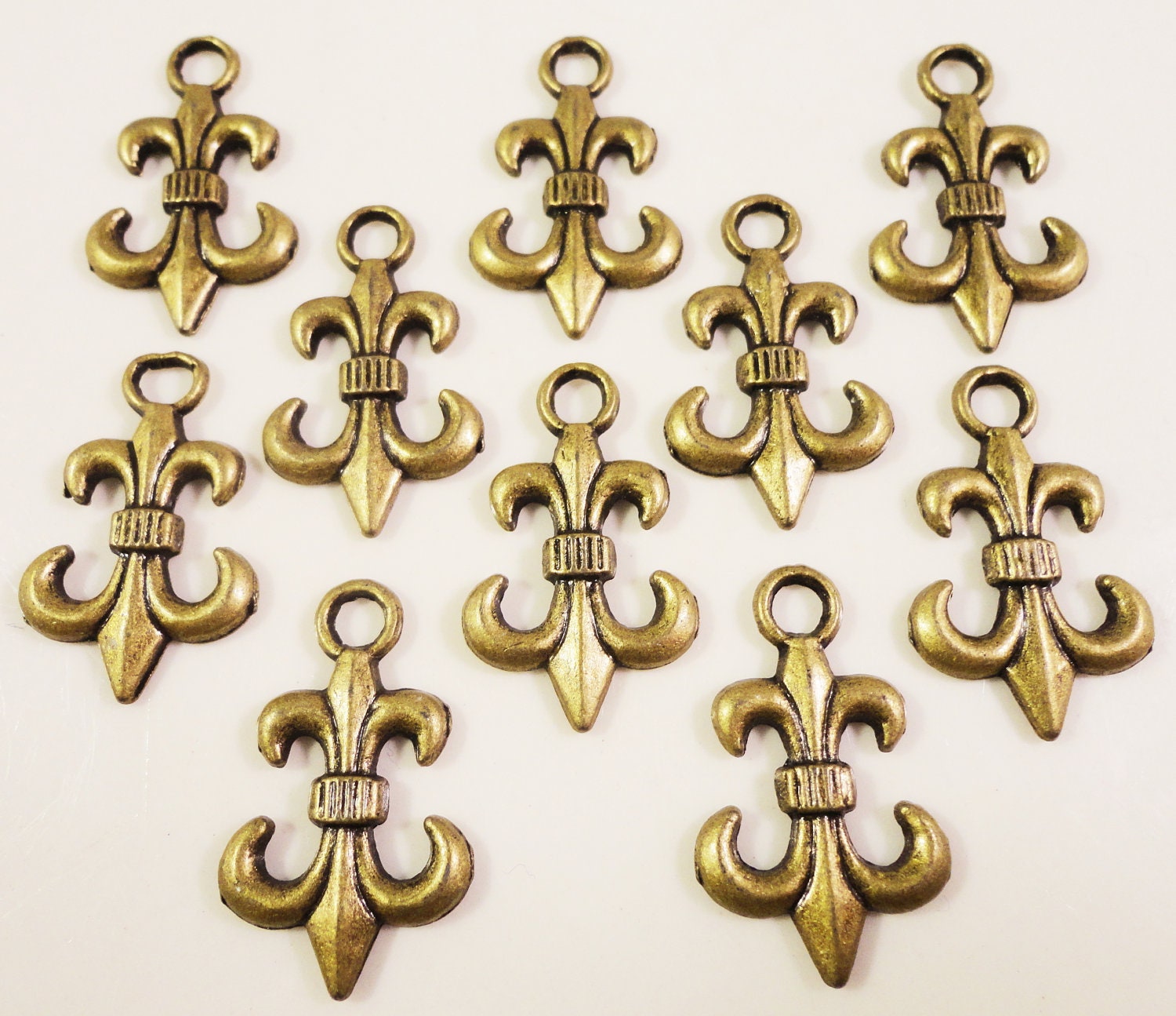 Bronze Fleur De Lis Charms 23x14mm Antique Brass Anchor Charms, Nautical Metal Charms, Upside