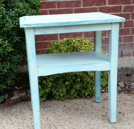 Distressed Side Table by ElizabethLaneBoutiqu on Etsy