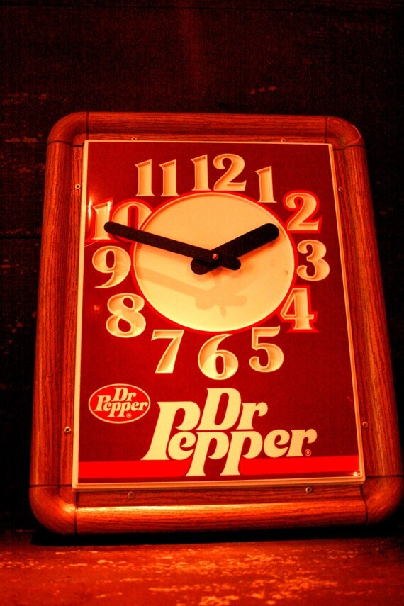 Vintage 1989 Dr. Pepper clock