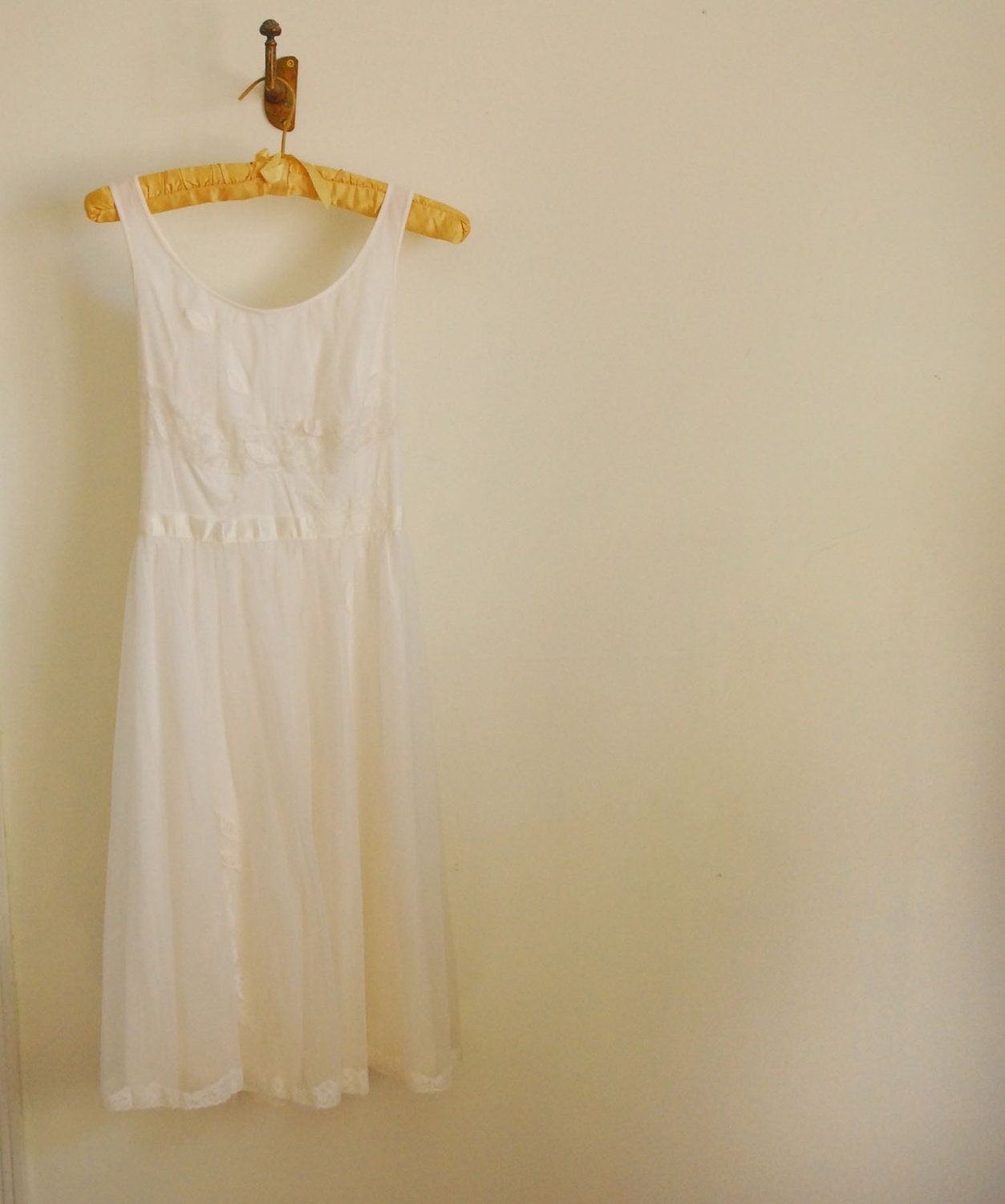 1980s White Flowy Princess Nightgown