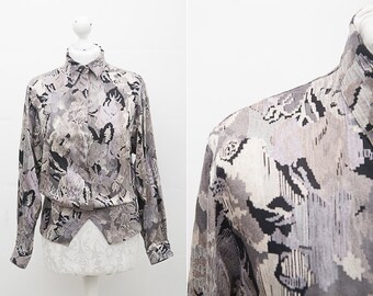 Floral Grunge Shirt / 80s Vintage Blouse with Floral Print in Pale Pink, Black and Ivory Colors/ Size Medium / Long Sleeve Button Up Top