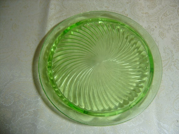 Spiral Swirl Pattern Green Depression Glass Cake Plate Uranium