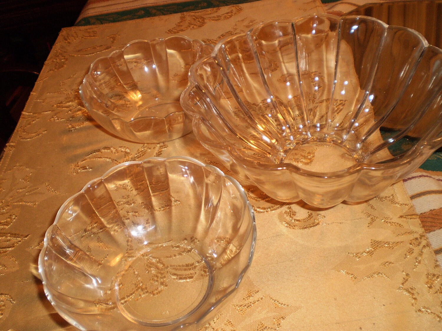 Vintage Three Piece Glass Salad Bowl Set By Creativityinthemakin 3531