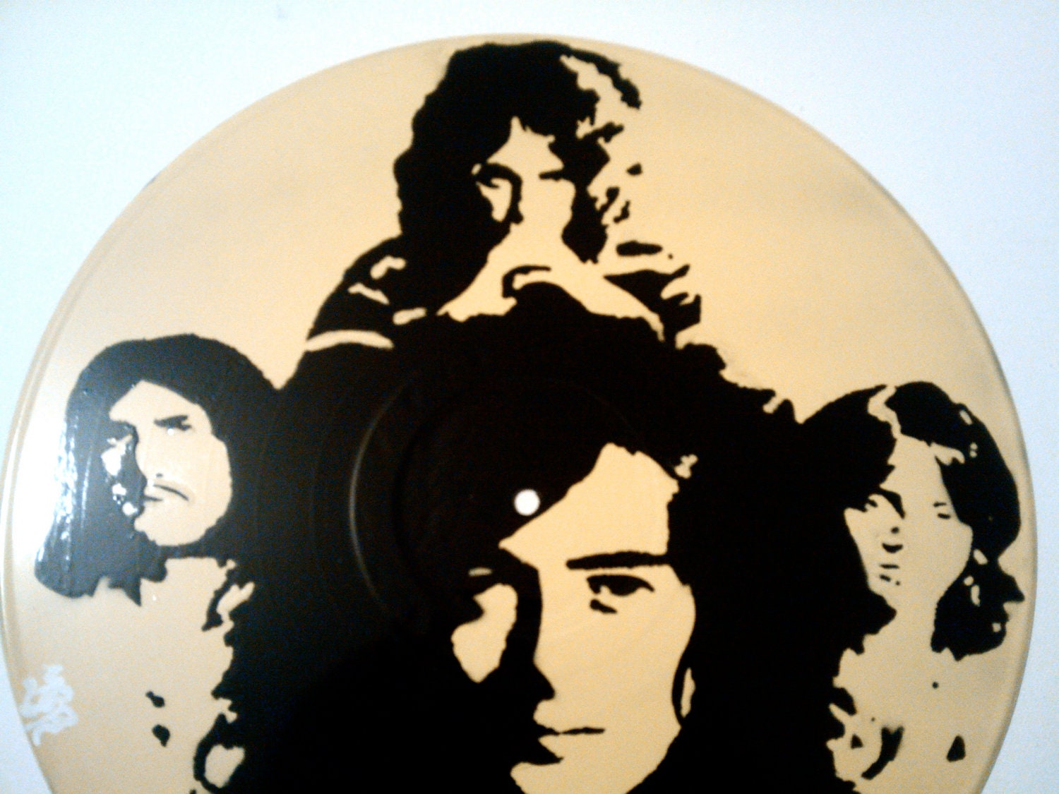 led-zeppelin-stencil-on-vinyl