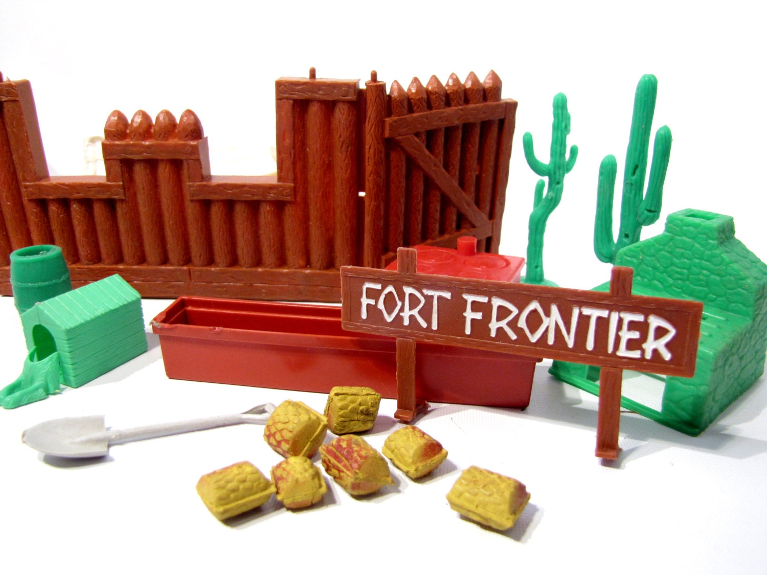 Vintage Wild West FORT FRONTIER Toys Vintage MARX Style