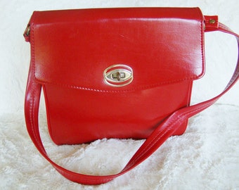 1960's Mad Men Vintage Lipstick Red Hangbag