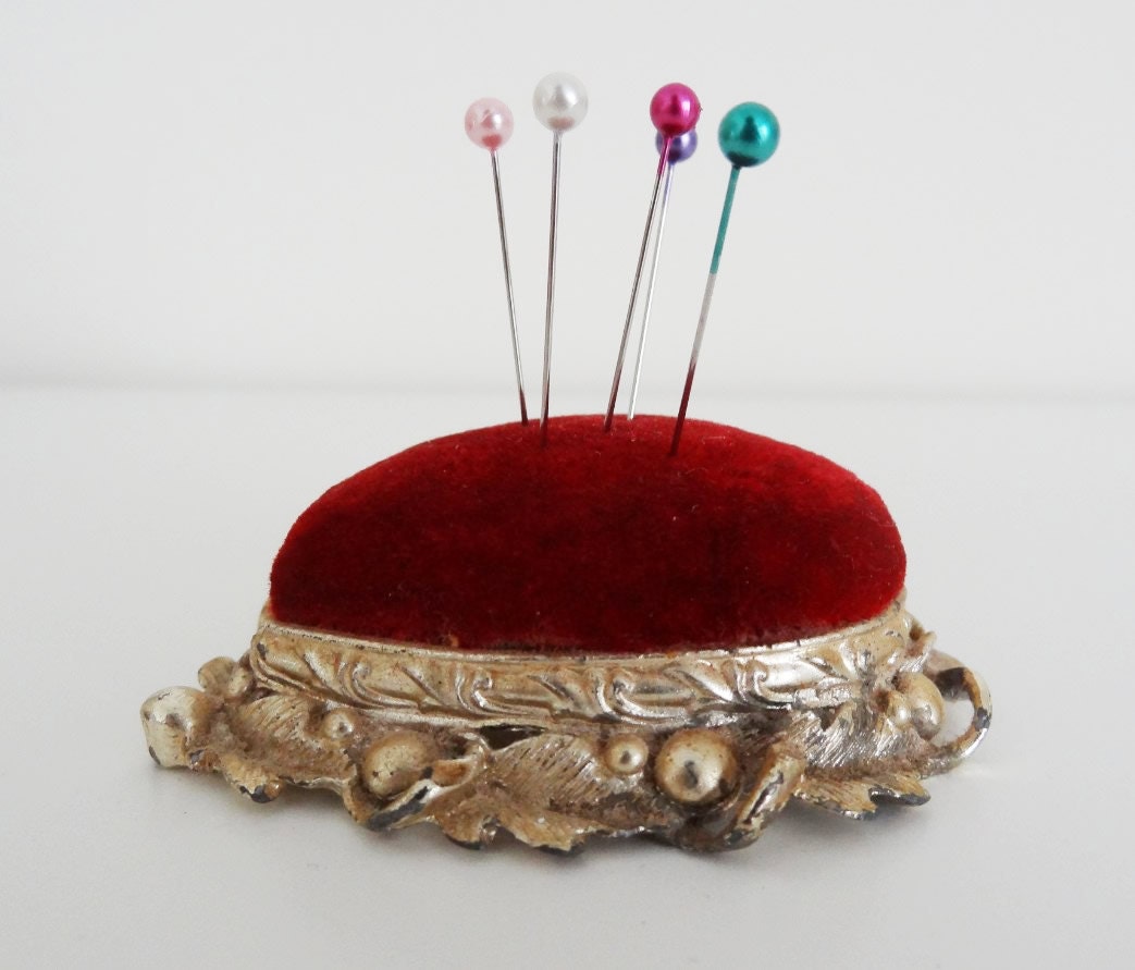 Vintage Stick Pin/Hat Pin Holder/ pin cushion / needle holder