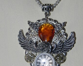 Steampunk Wing Neclake Pendant with clock