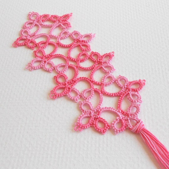 Tatted Bookmark Linked Clover Your Color by PeachtreeCottage