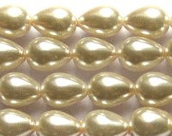 9x7mm Creamy Ivory Off White Teardrop Glass Pearls 8 in strand 22 beads
