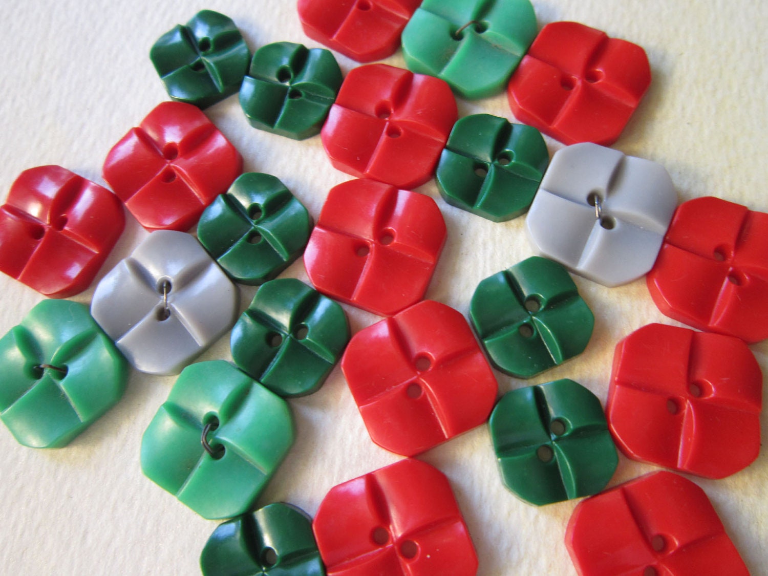 Plastic Buttons 1950s Housedress Matched Sets