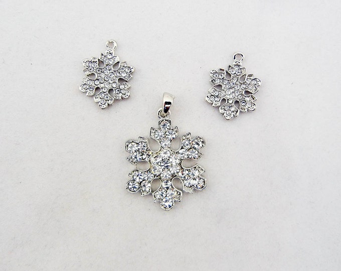 Sweet Silver-tone Snowflake Charms and Pendant Rhinestones Set