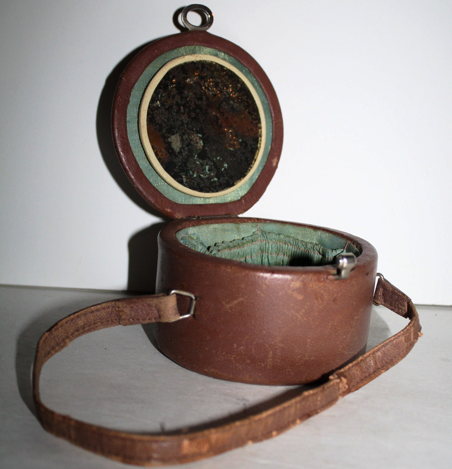 Antique 1910 mens leather Collar Box & stud case travel