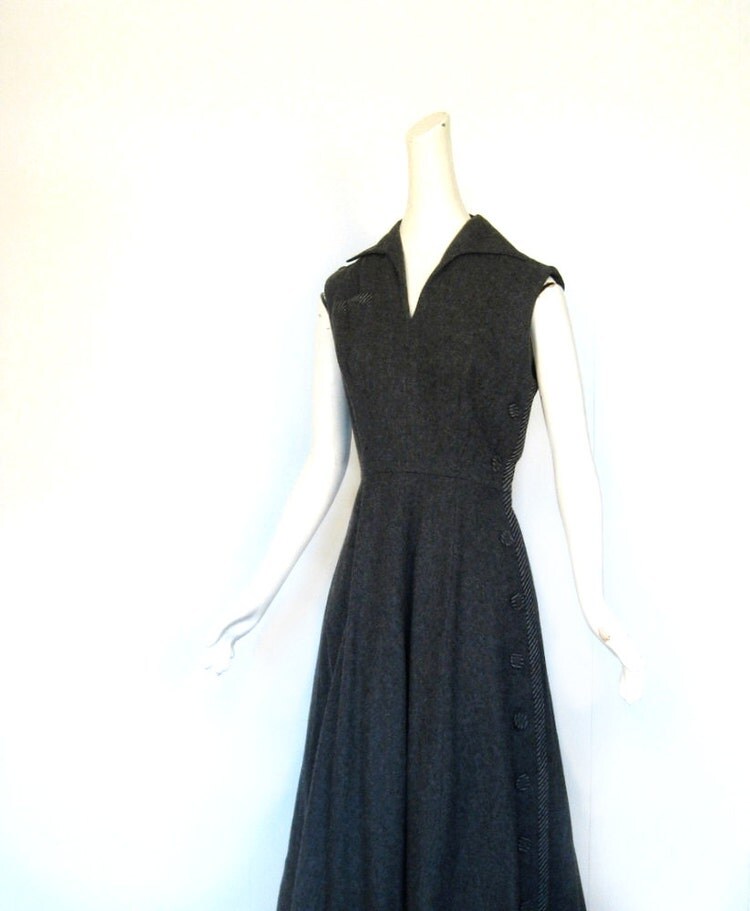 Vintage 1940s Dress / 40s Wool Dress / Gray by SmallEarthVintage