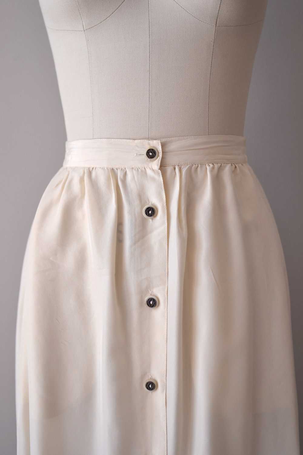 cream silk skirt outfit