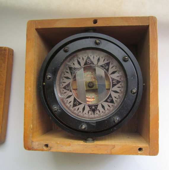 Antique Dirigo Ships Liquid Filled Vintage Boat Compass