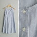 vintage '90s blue & white PINSTRIPED SEERSUCKER button-front midi SUMMER dress. size xs s.
