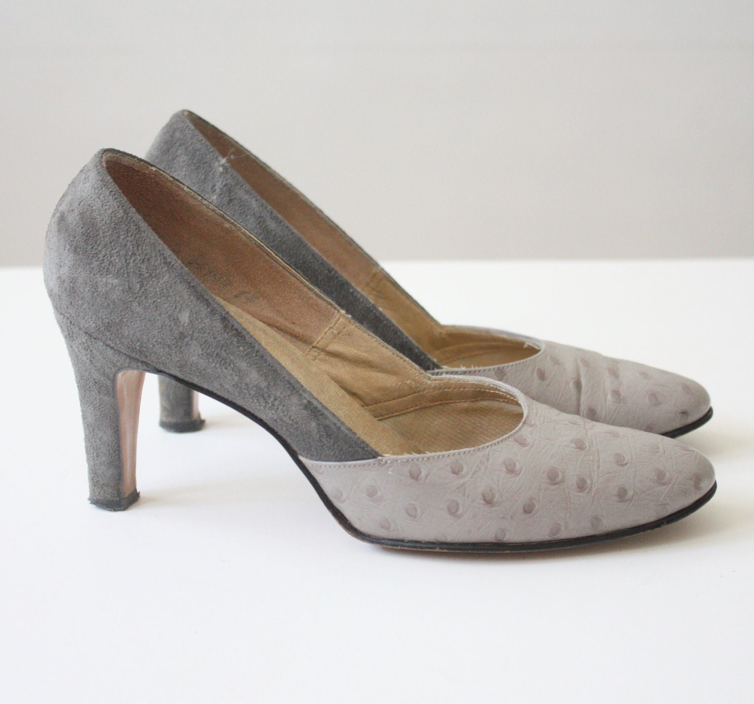 vintage 1950's suede and ostrich pumps size 7 1/2