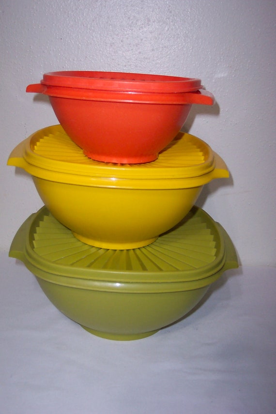 Tupperware Bowls Set of 3 with Servalier Lids