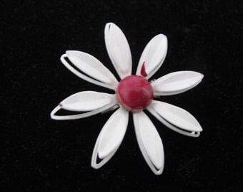 Pretty white vintage enamel flower pin brooch with red center. Vintage pin