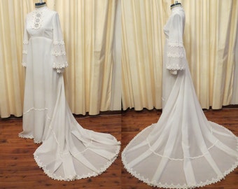 Vintage Sexy Simple Off White Wedding Dress with Long Train