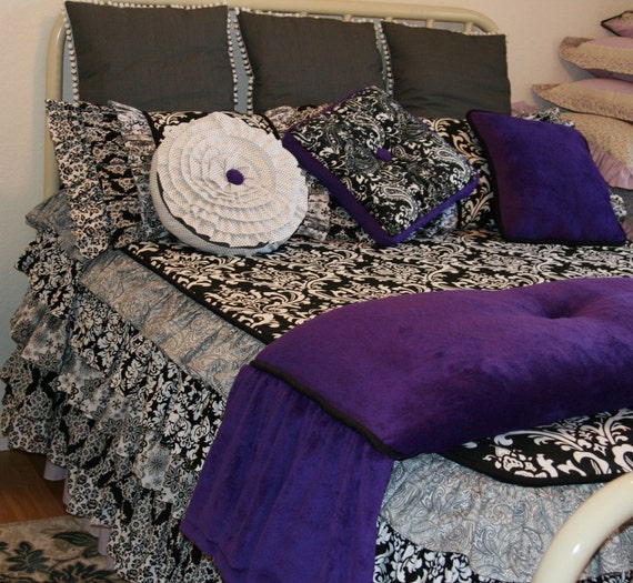 Items similar to Exclusive custom ruffled classic black and white