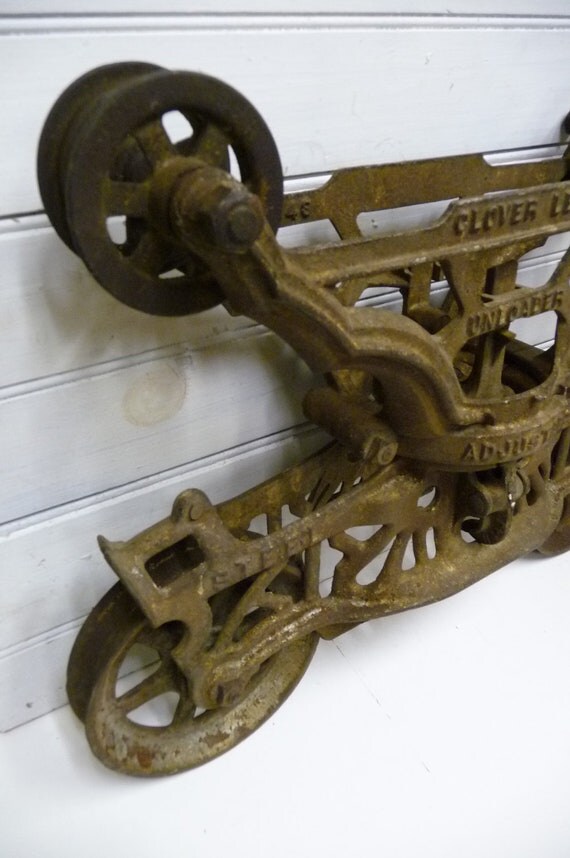 Antique Pulley Clover Leaf Unloader Steel bearing Hay Carrier