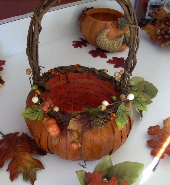Adorable Fall Wedding Flower Girl Basket