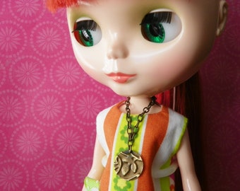 necklace for Blythe Barbie embossed leaf design B188