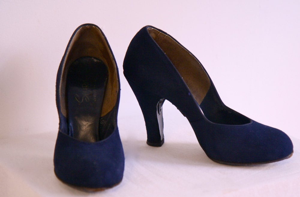 1940s Shoes // Vintage Navy Brushed Leather // 6.5