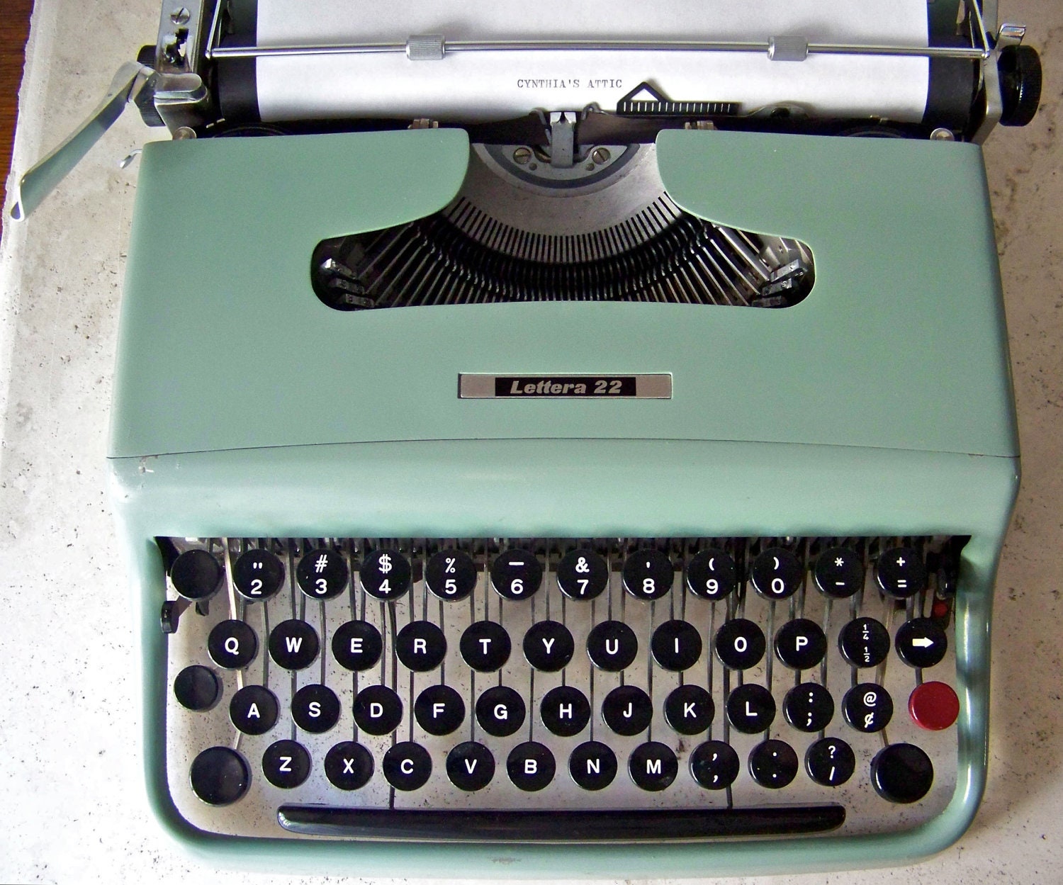 Vintage Typewriter Olivetti Lettera 22 1950s