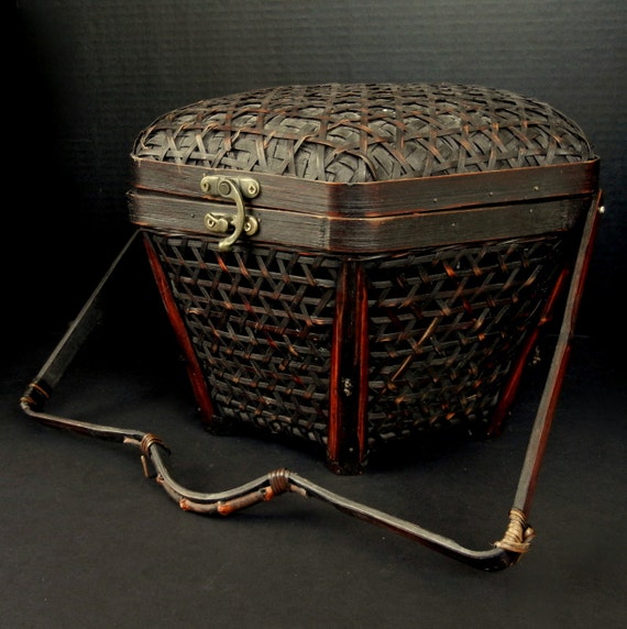 Large JAPANESE BASKET / Woven BAMBOO / Lid Cover Handle