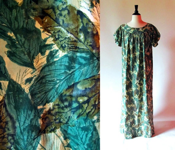 Green hawaiian / mumu dress / 50s 60s by StraylightVintage on Etsy