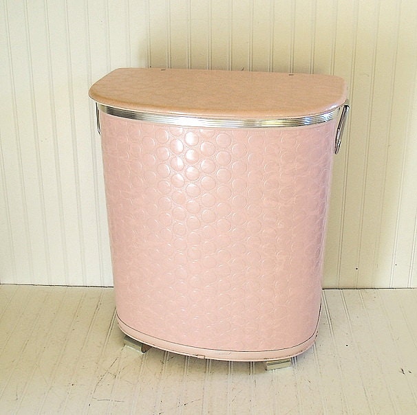 Large Pink Wicker Clothes Hamper Vintage Pearl Wick Blush
