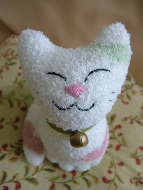 Sock-Animal White Cat with Hearts Patterns by curlyai on Etsy